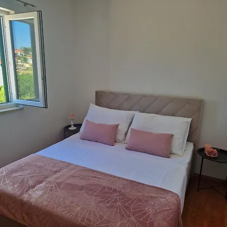 Holiday home Holiday Nino With Private Pool Slatine