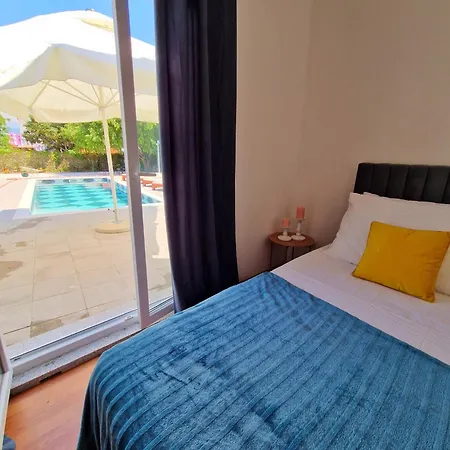 Holiday Nino With Private Pool Holiday home Slatine